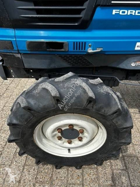 Tracteur agricole New Holland 2200