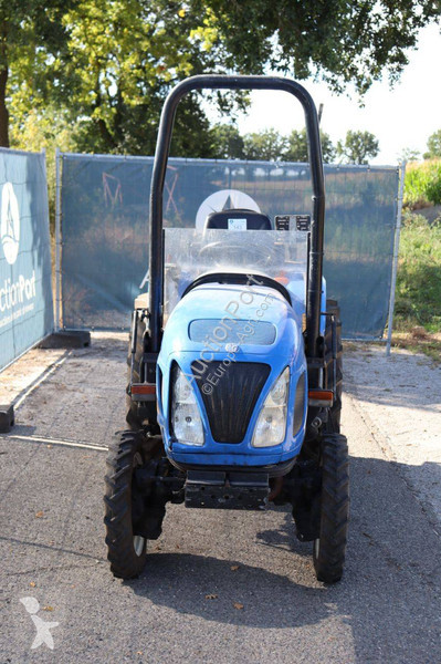 Tracteur agricole New Holland BOOMER
