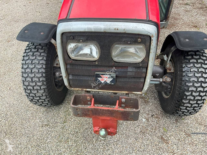 Tracteur agricole Massey Ferguson 1230