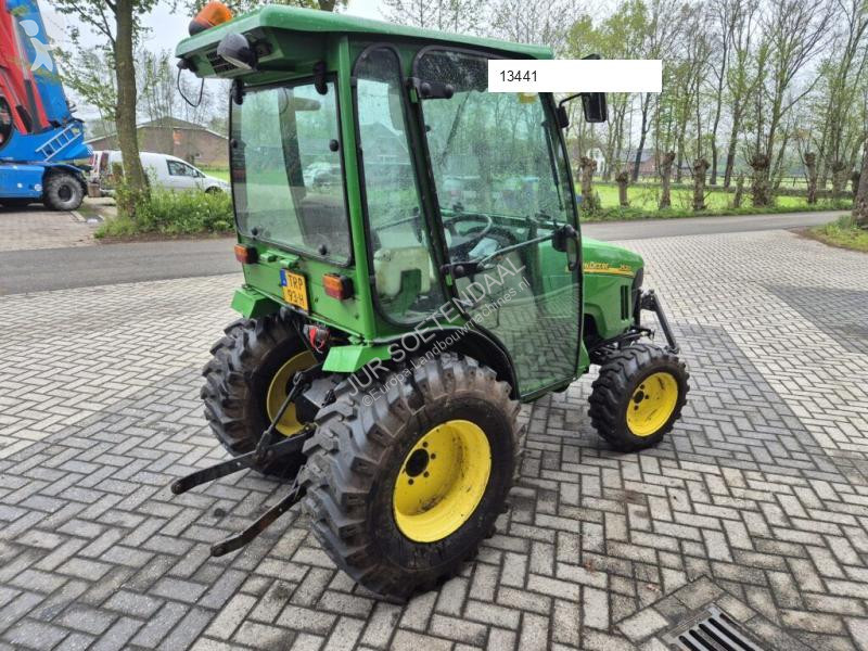 Traktor John Deere 2520