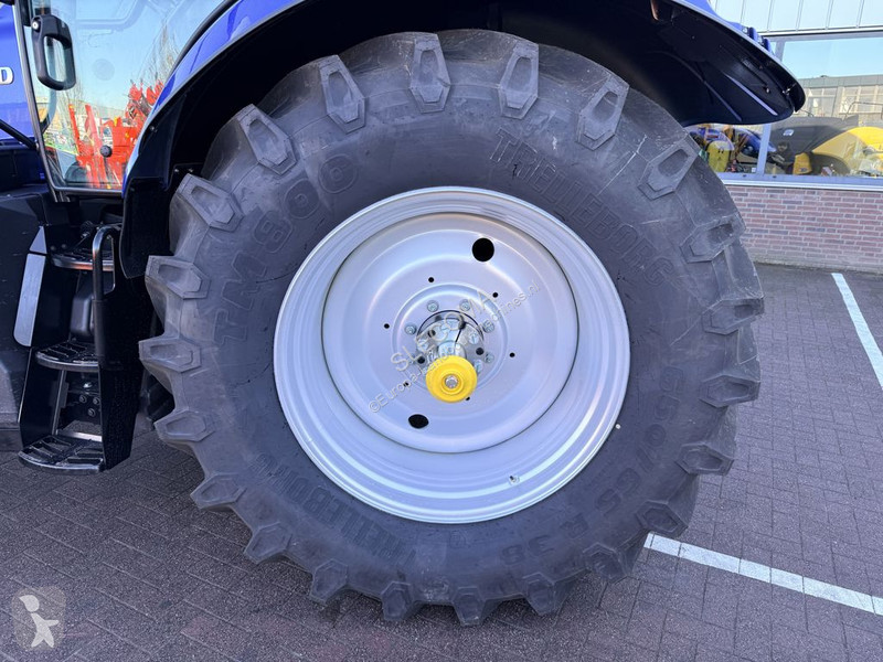 New Holland T6.180 AC Stage V Blue Power tractor