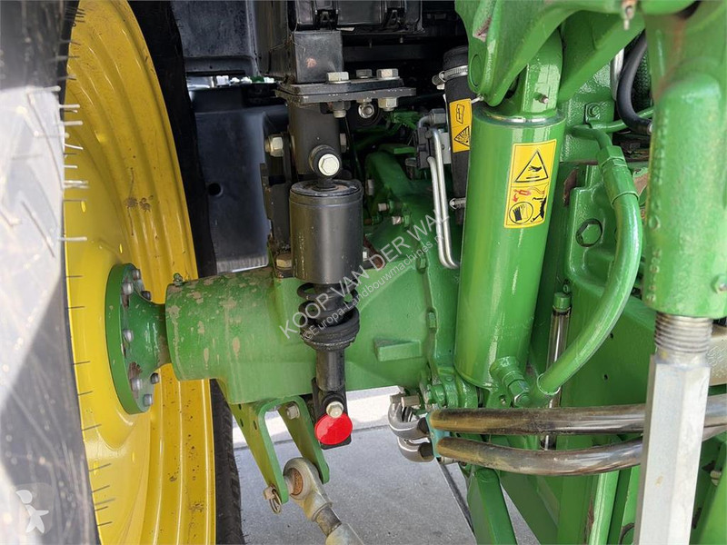 Lantbrukstraktor John Deere 6120M AQ TLS