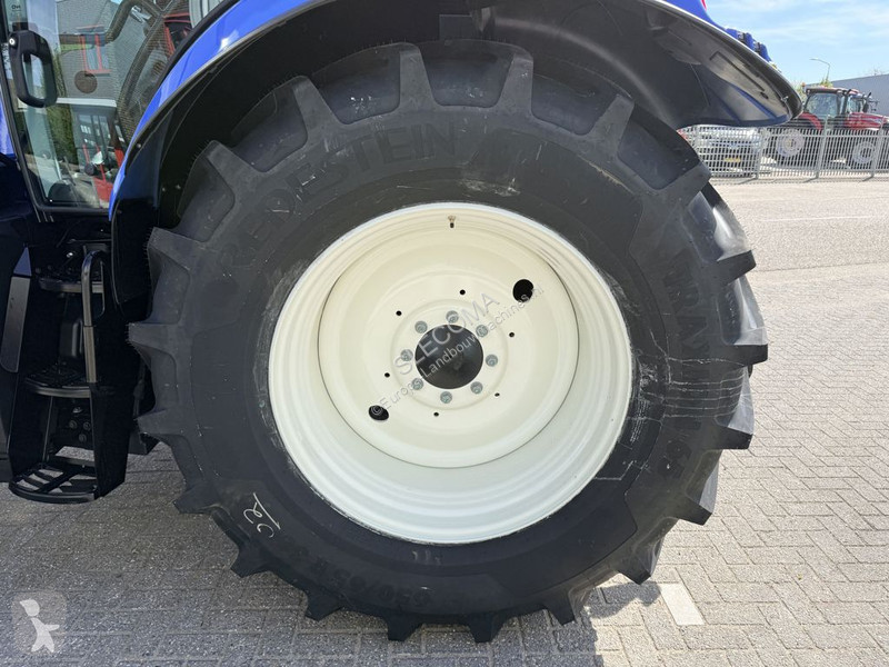 Lantbrukstraktor New Holland T6.145 AC STAGE V...