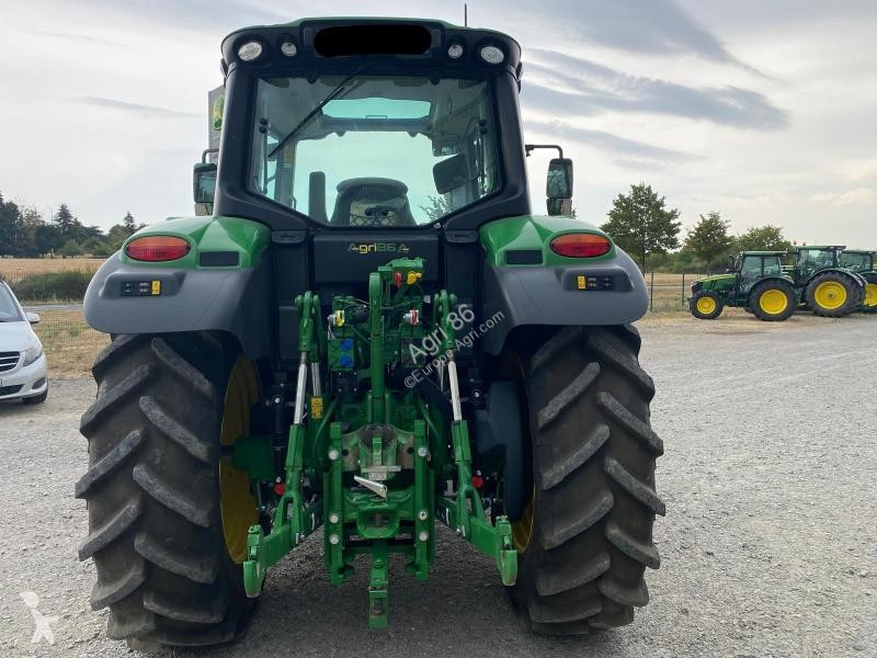 Ciągnik John Deere 6M 115