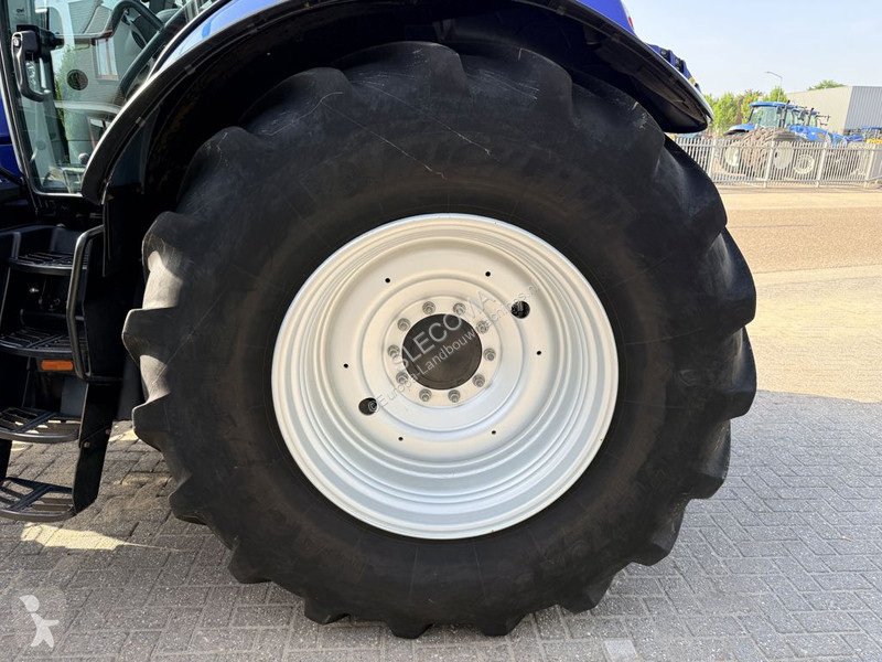 New Holland T7.260 AC Stage V Blue Power tractor
