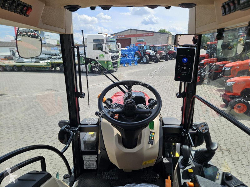 Case  QUANTUM 100 F PLANTAGENSCHLEPPER tractor