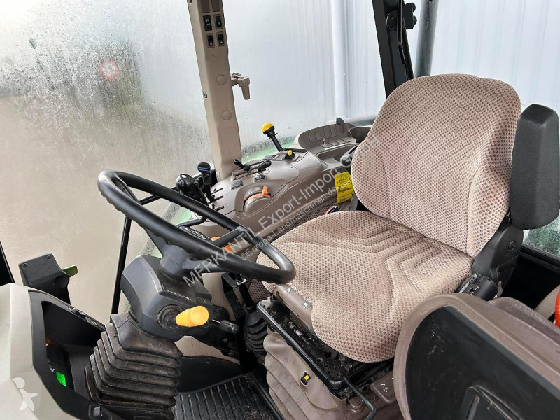 Lantbrukstraktor John Deere 5100M