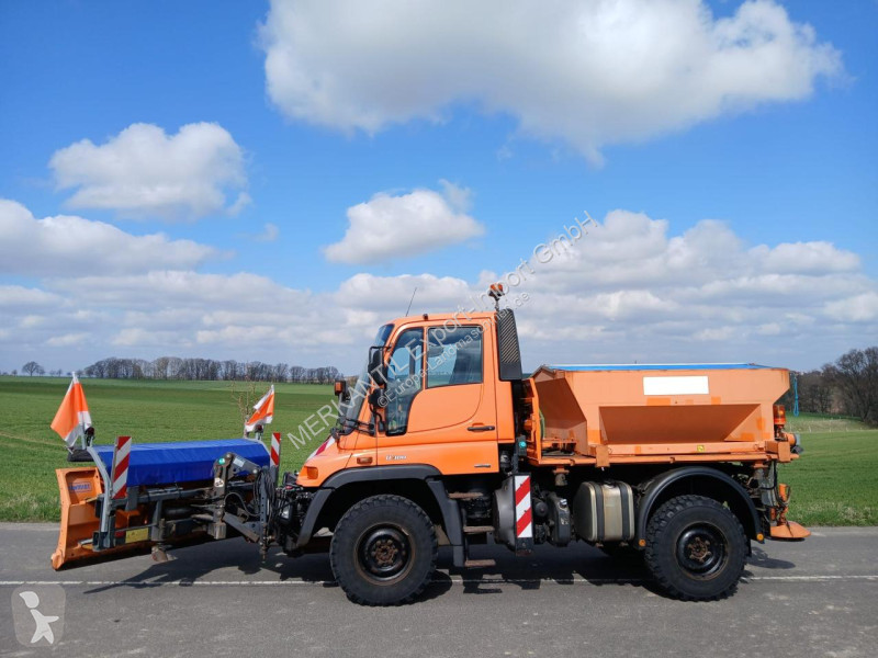 Lantbrukstraktor Unimog  U 300