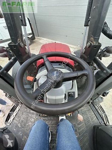 Valtra  n134a tractor