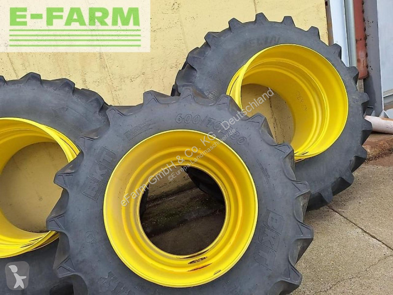 Lantbrukstraktor John Deere 8245R