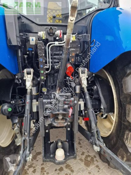 Lantbrukstraktor New Holland  t 6.145 dc
