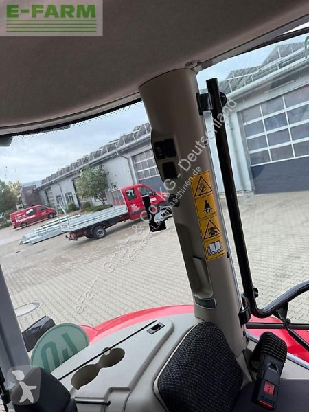 Lantbrukstraktor Massey Ferguson  6s.145 dyna 6