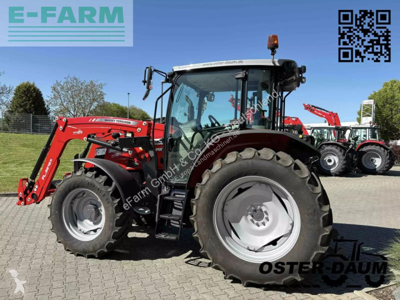 Lantbrukstraktor Massey Ferguson  5711 m dyna 4...