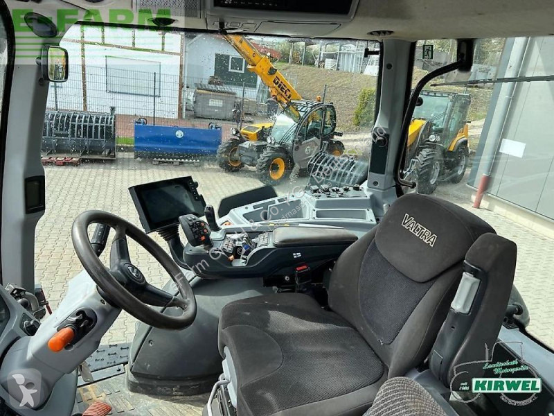 Landbrugstraktor Valtra  t 214 versu