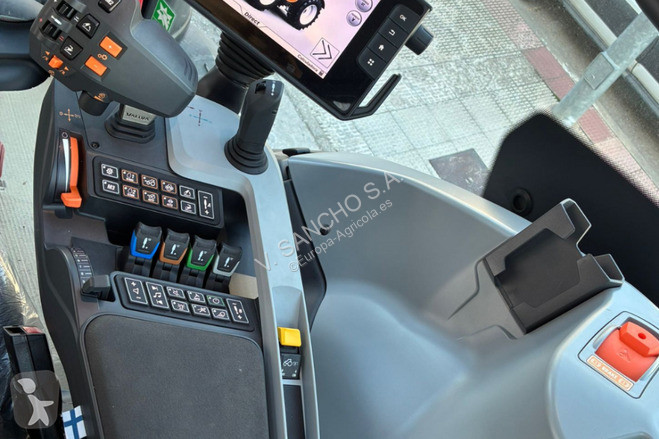 Landbrugstraktor Valtra T 235 DIRECT
