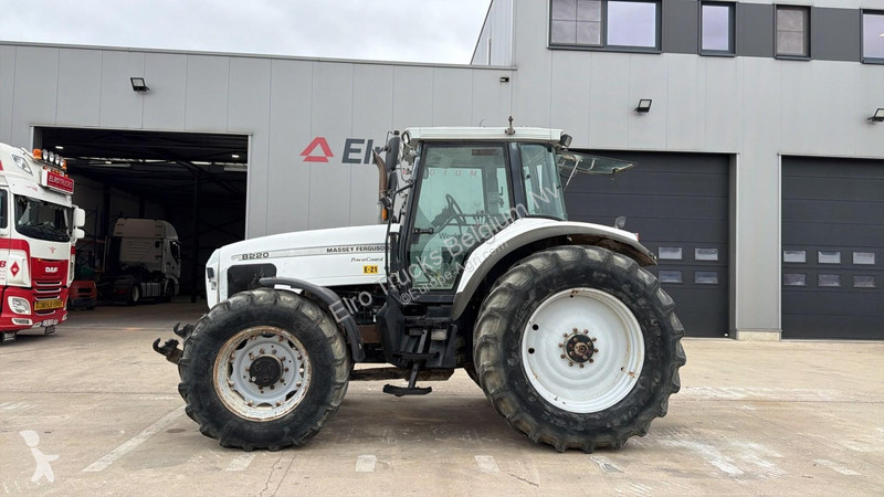 Lantbrukstraktor Massey Ferguson 8220 POWER...