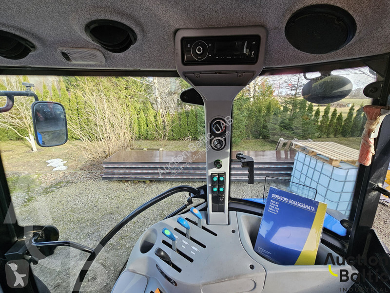 Трактор New Holland TD 5.105