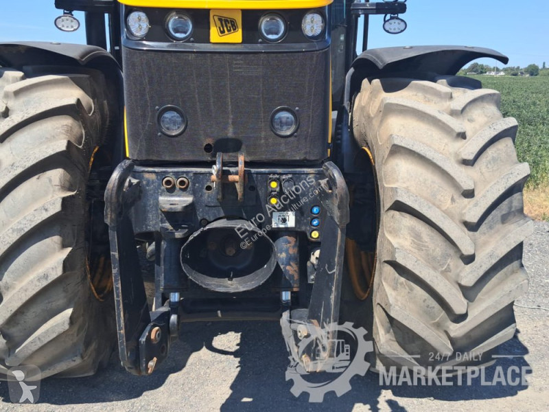 Сільськогосподарський трактор JCB FASTRAC 4220