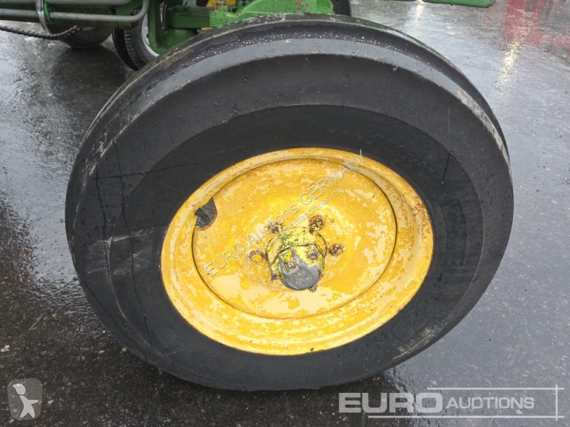 Сільськогосподарський трактор John Deere 3130