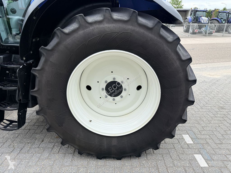 New Holland T7.165S Range Command tractor
