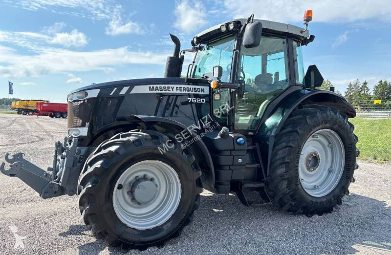 Massey Ferguson MF 7620 tractor