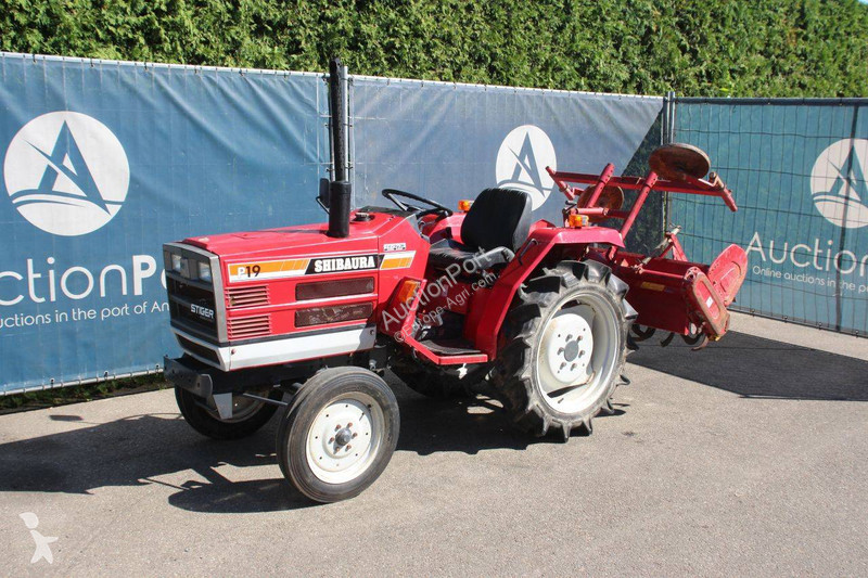 Lantbrukstraktor Shibaura P19