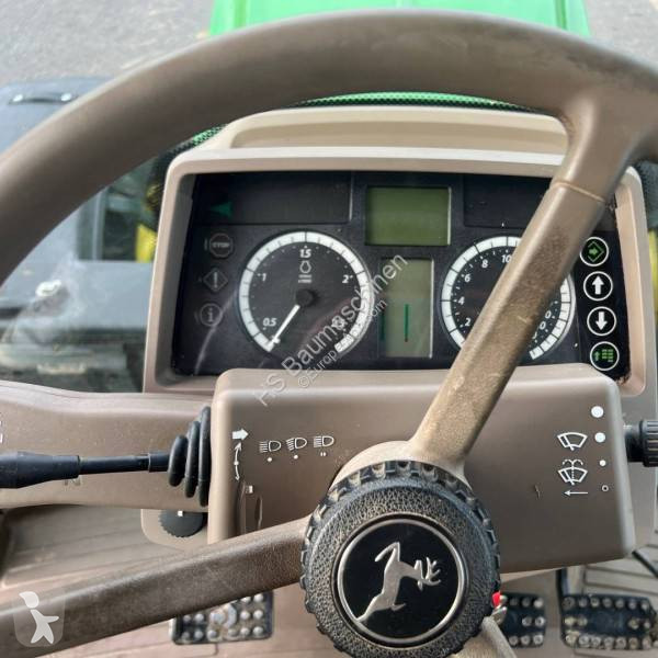 Tracteur agricole John Deere 6120M