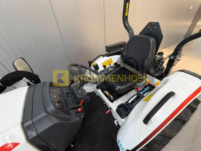 Zemědělský traktor  CT 2025 Front loader FL7
