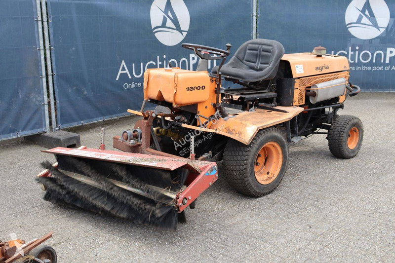 Tractor Agria 8300-D