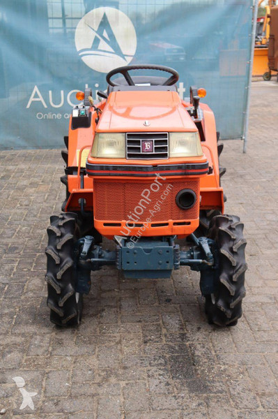 Сільськогосподарський трактор Kubota B1-14 Bulltra