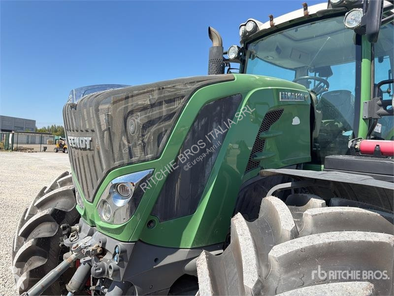 Сільськогосподарський трактор Fendt 828 Vario