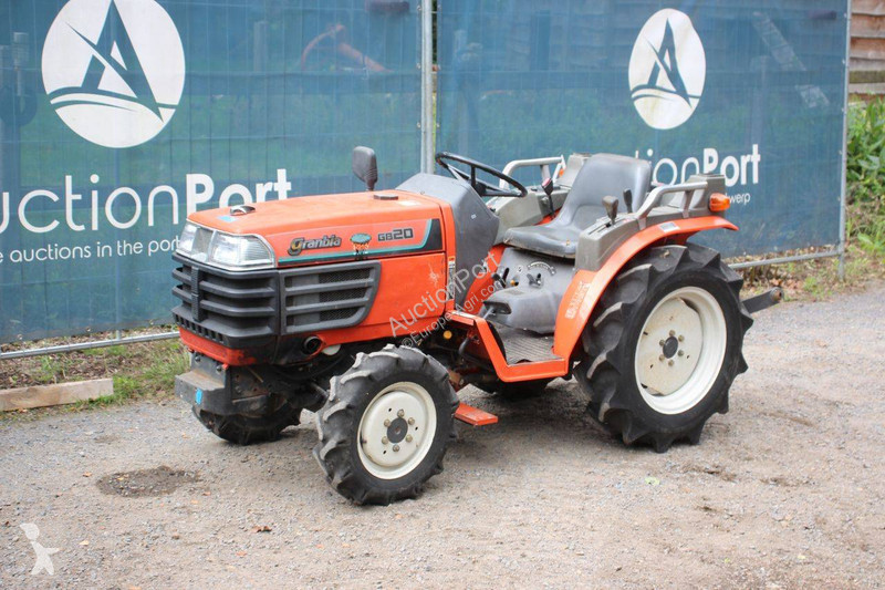 Сільськогосподарський трактор Kubota Granbia GB20
