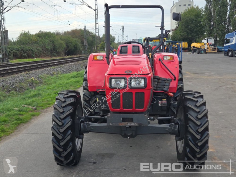 Tractor Mahindra 8560