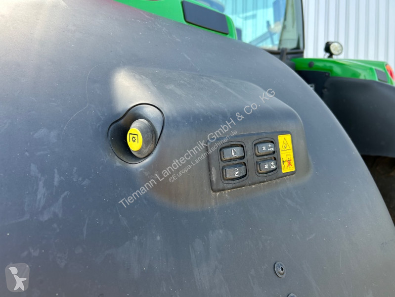 John Deere 185 tractor