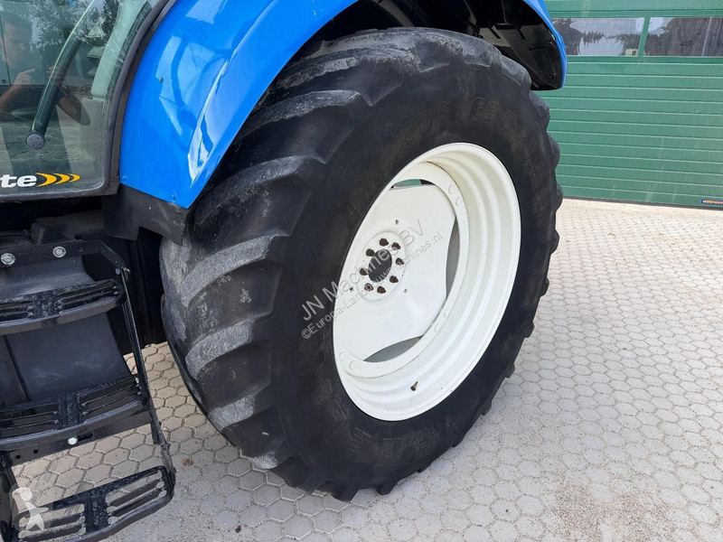 Mezőgazdasági traktor New Holland T6050