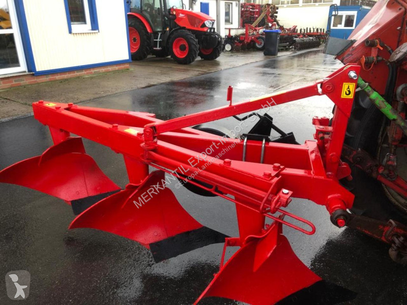 Tractor Belarus  MTS 82 FL + 3 Schar Beetpflug