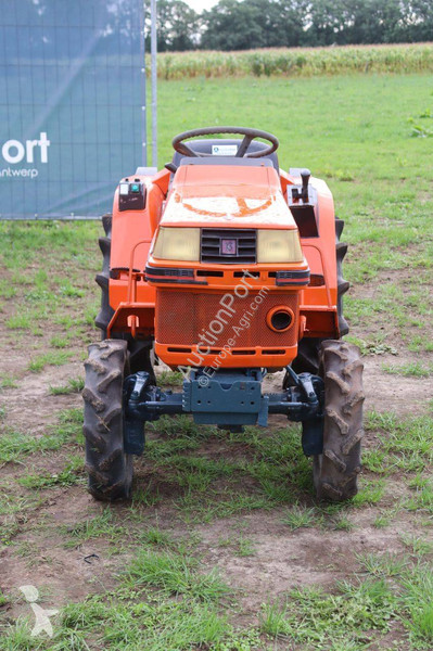 Tractor agrícola Kubota B1-15 Bulltra