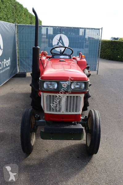Tractor agrícola Yanmar YM2000B
