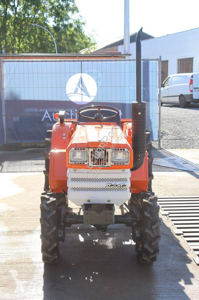 Tractor agrícola Kubota B1702DT