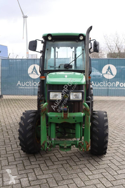 Tractor agrícola John Deere 5615 V