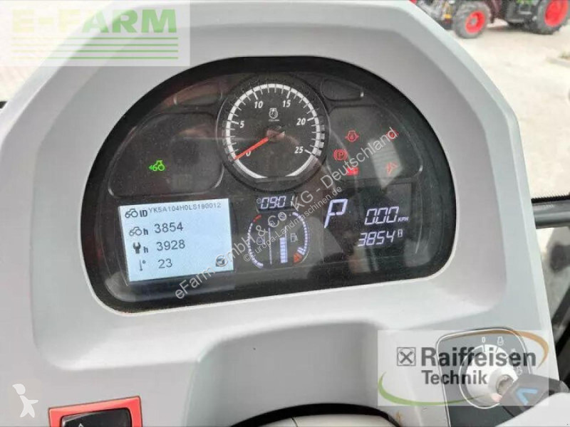 Tracteur agricole Valtra  a104