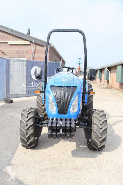 Tracteur agricole New Holland Boomer 55
