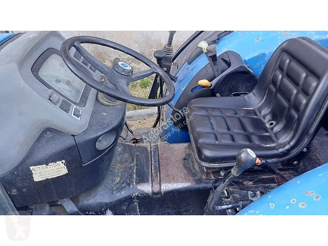 Tracteur agricole New Holland TNF75A