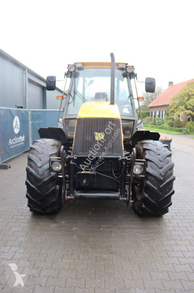 Zemědělský traktor JCB Fastrac 1135