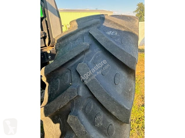Zemědělský traktor Valtra 800