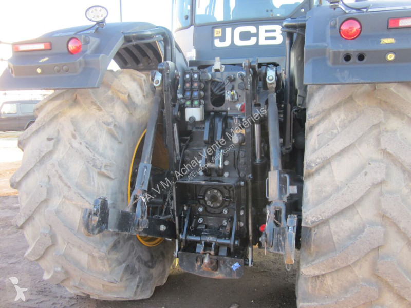 Zemědělský traktor JCB