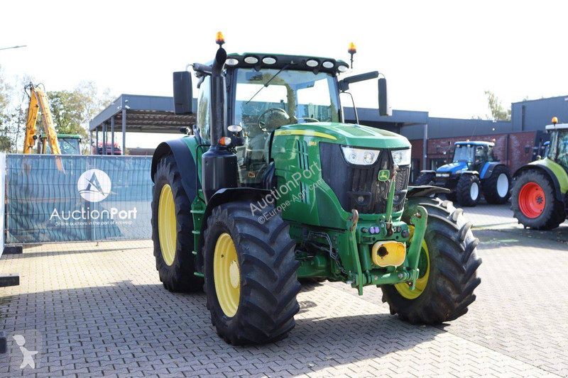 Zemědělský traktor John Deere 6195R