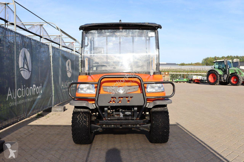 Zemědělský traktor Kubota RTV900