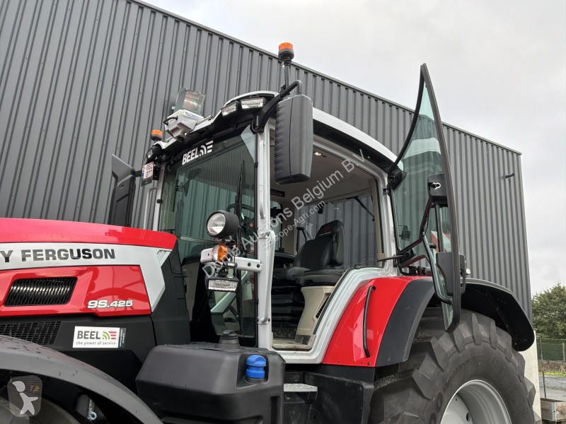 Zemědělský traktor Massey Ferguson 9S.425...