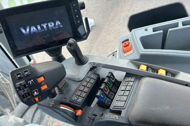 Tractor agrícola Valtra T 254 VERSU